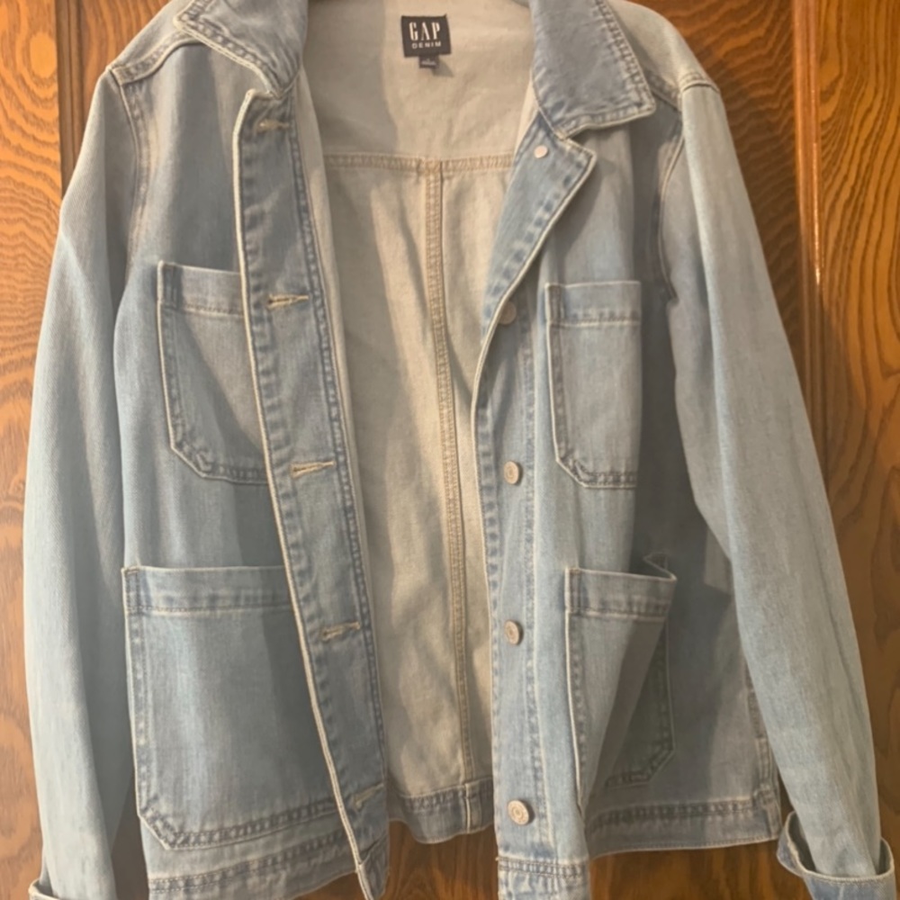 Lightweight Gap denim jacket